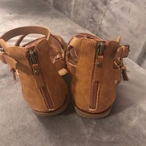 howy gladiator sandal